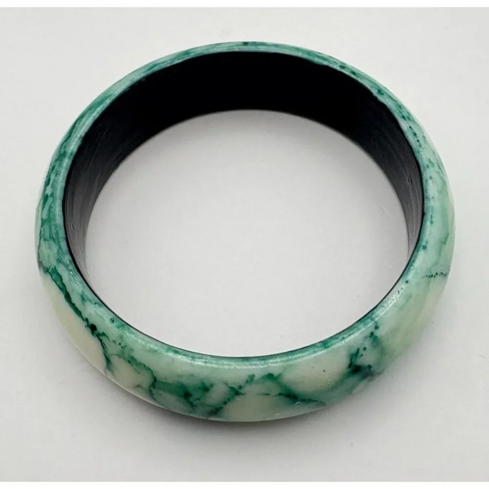 Vintage Marbled Green & White Bangle Bracelet Faux Jade Look Costume Jewelry - Picture 2 of 7